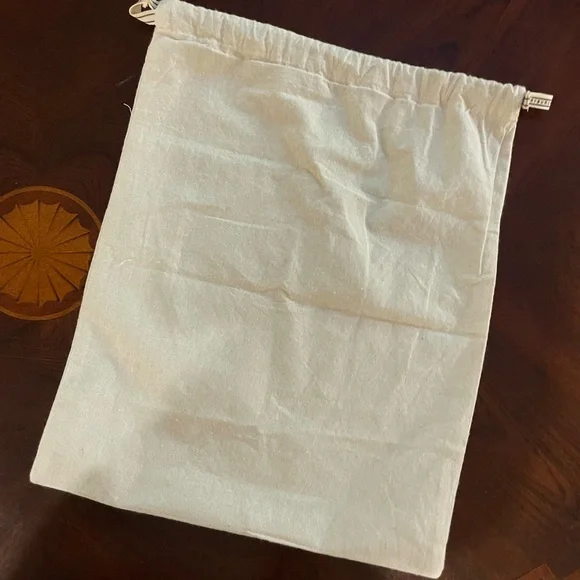 Tory Burch dust bags (set of 6) - Picture 5 of 5